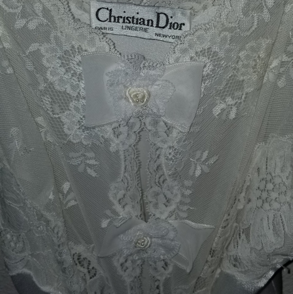 Christian DIOR white satin/lace w/bows  nightgown vintage tagged medium - 6/8 us